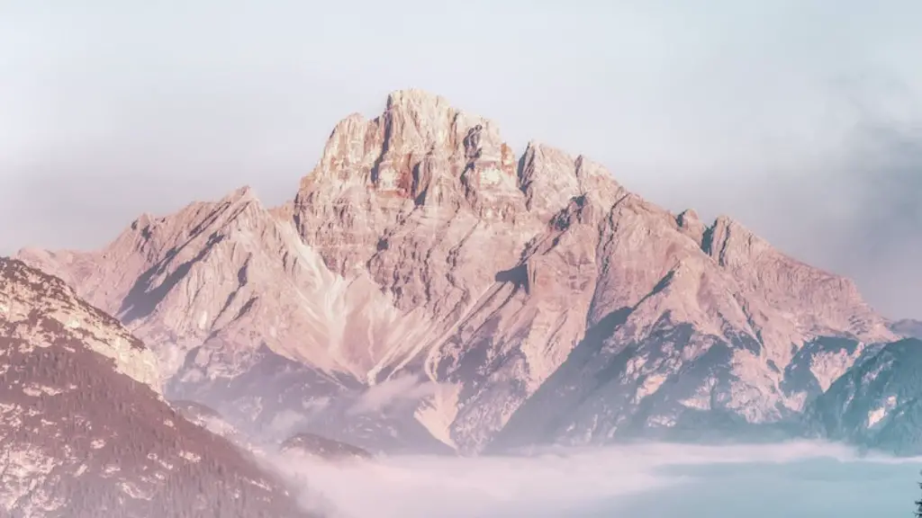 How many people try to climb mount everest?
