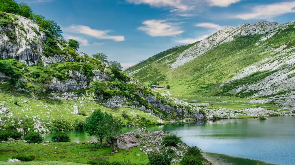 Which city is close to the matterhorn?