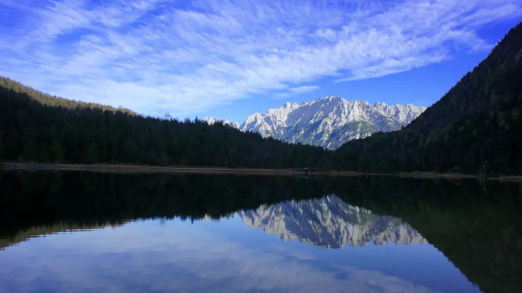 Is mount fuji 3 volcanoes?