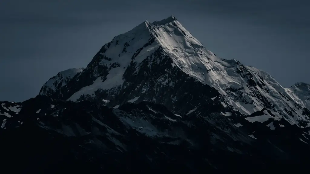 How is mount everest getting taller?