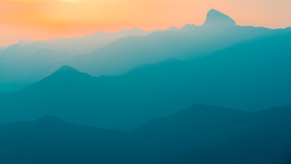How long is mount everest hike?